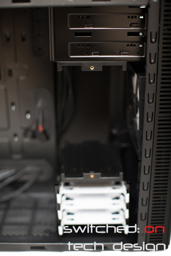 fractal-design-define-r4-drive-trays-minus-one